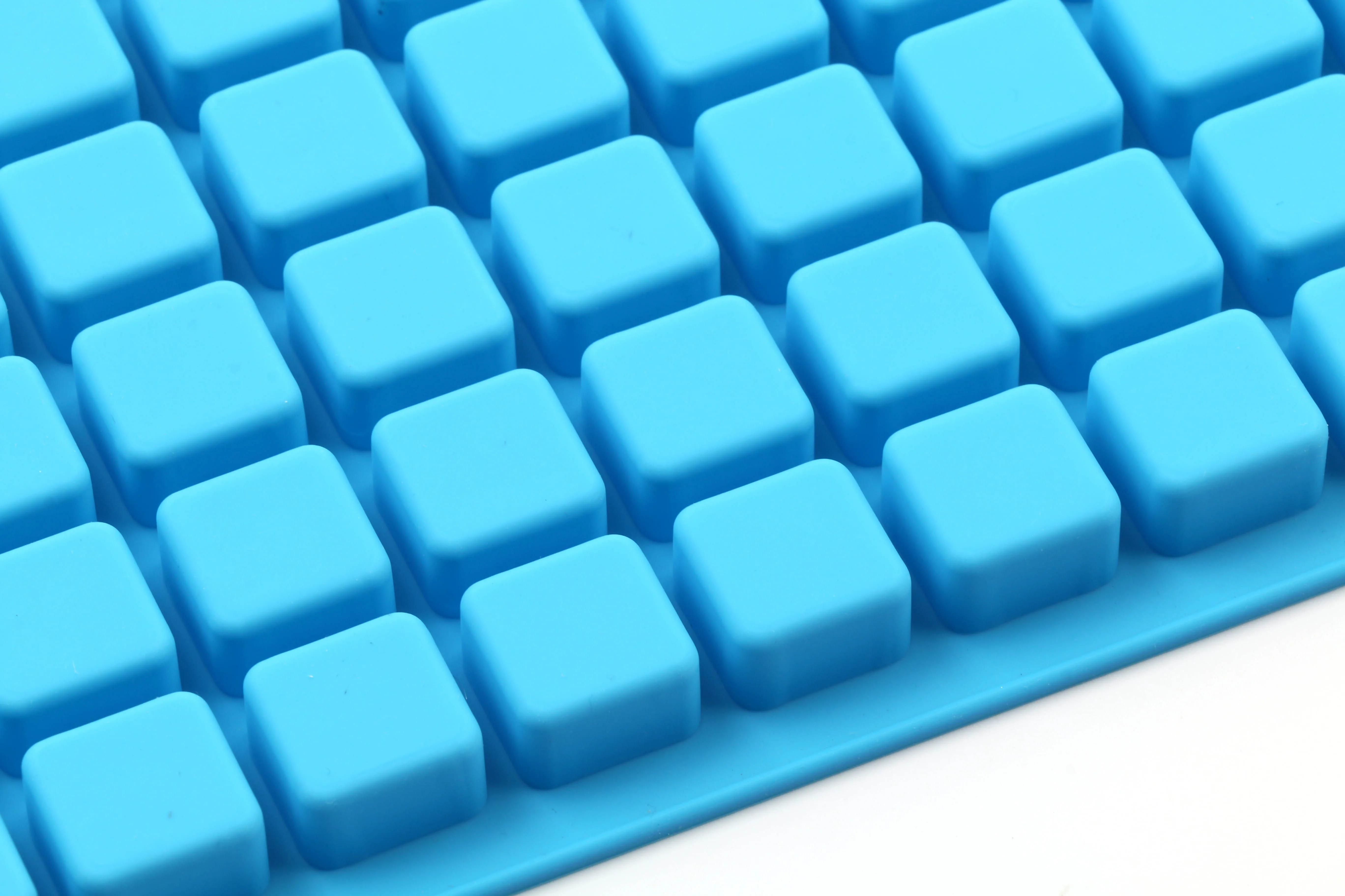 BPA Free Honeycomb Ice Cube Tray 126 Cubes Silicone Ice Cube Maker Mold For Ice Cream Party Whiskey Cocktail Cold Drink