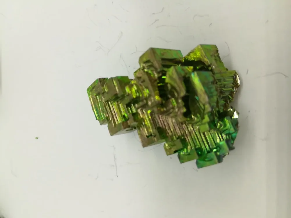 

New arrival Bismuth rainbow bright crystal geode weight element Bi Mineral random delivery ( 32-36g)(1Pc)