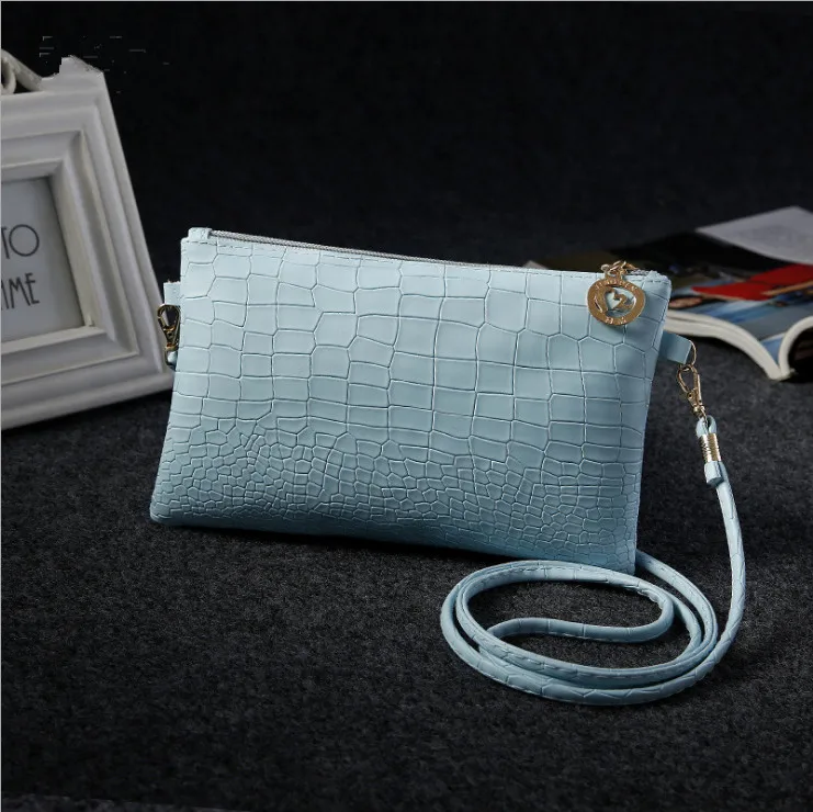 Сумка-клатч женская однотонная модный винтажный кожаный клатч-конверт вечерний