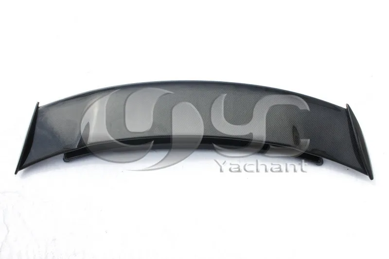 Рисунок 2 - Задний спойлер черного цвета из