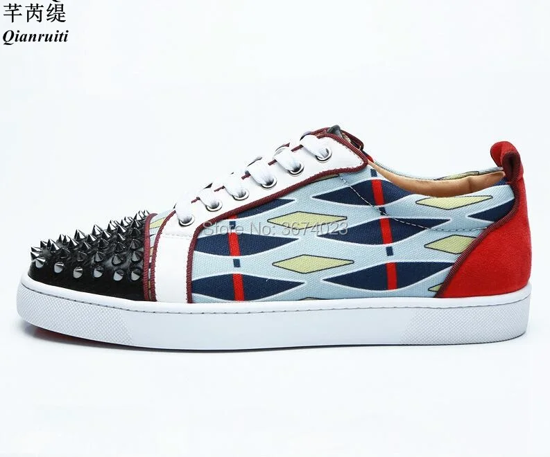 Qianruiti/Мужская обувь для подиума; Chaussures Hommes; кроссовки с пэчворком; обувь на шпильке со шнуровкой; повседневная мужская обувь на плоской подошве с заклепками