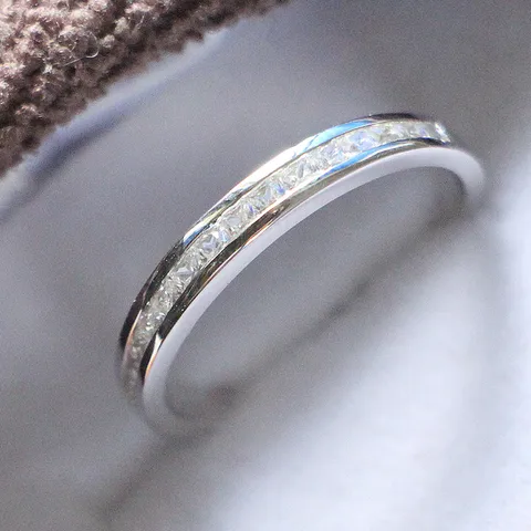 Обручальное кольцо с бриллиантами, 950 карат