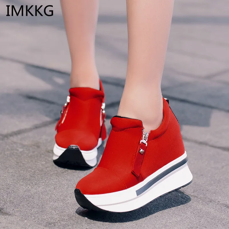 Новинка весны 2018 женская повседневная обувь на танкетке молнии визуально