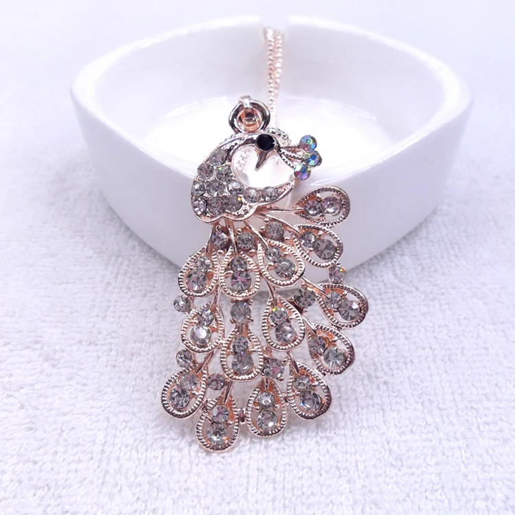 Бесплатная доставка! Винтажное ожерелье из сплава с золотыми стразами и павлином