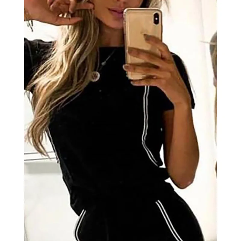 Женский спортивный костюм летний комплект из двух предметов с коротким рукавом и