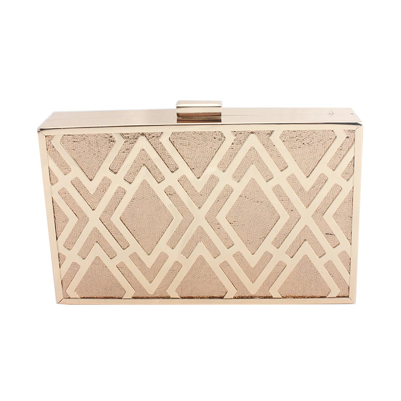 Сумка-клатч женская вечерняя с металлическими отверстиями саквояж на плечо