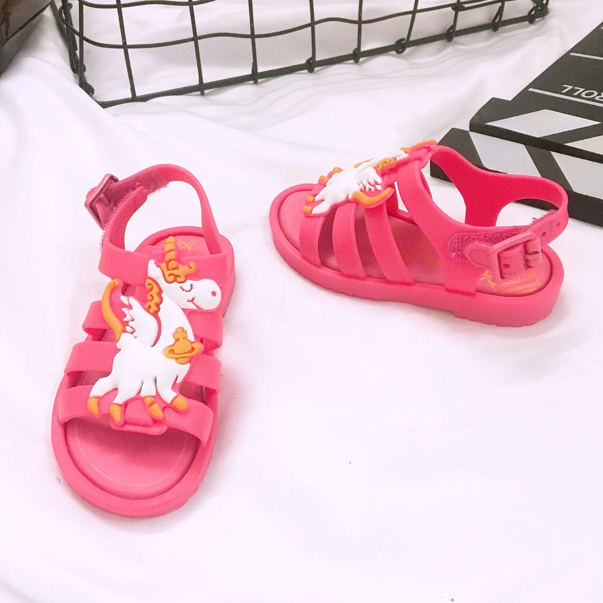 Прозрачные сандалии в виде единорога для маленьких девочек детская пляжная