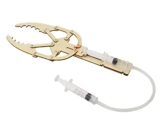 Гидравлический манипулятор закон Паскаля мальчик ручная работа материал сделай