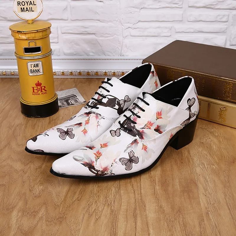 

Туфли мужские классические, натуральная кожа, заостренный носок, высокий каблук, на шнуровке, классические мокасины, Белый Принт