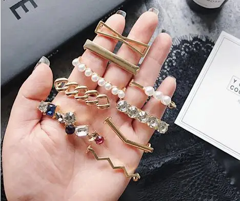 Модные металлические кроссовки различных стилей с украшением из кристаллов