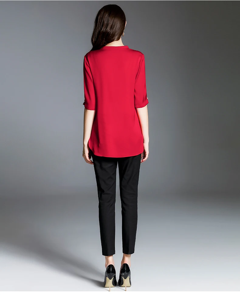 Летняя женская блузка красная зеленая с коротким рукавом треугольным вырезом