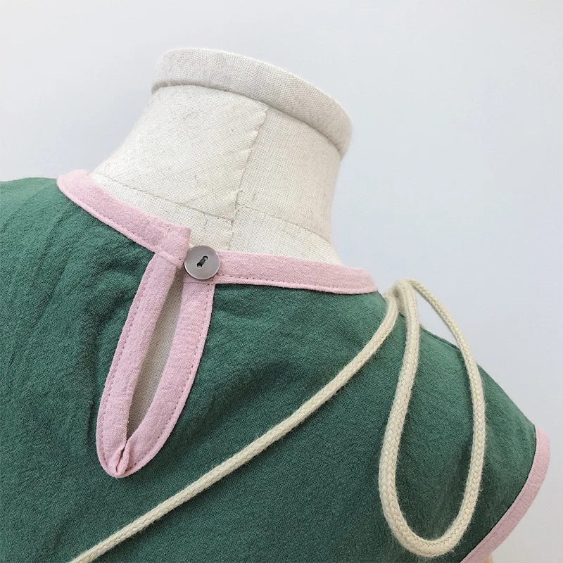 Летнее платье для девочек хлопковое с карманами в стиле пэчворк жилетом