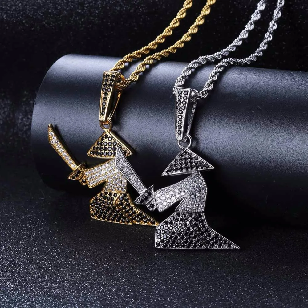 Фианитами с креплением микро-паве Стразы Bling лед из Шапки самурая Восточный воин