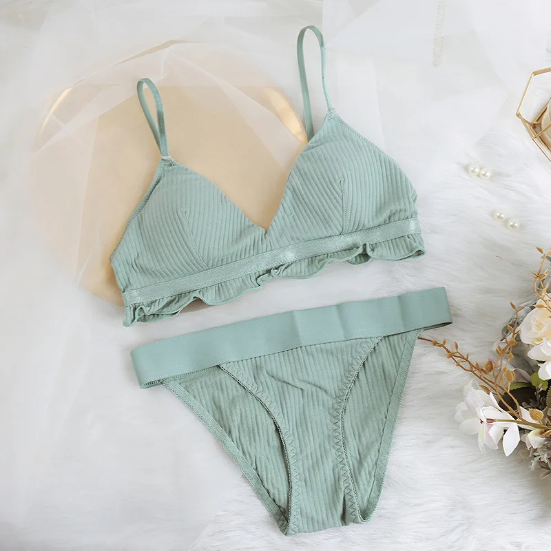 Пуш-ап Беспроводной бюстгальтер пикантные удобные Bralette комплект хлопок нижнее белье с подкладками костюмы оборками снизу, Трусики-бикини белье с низкой посадкой