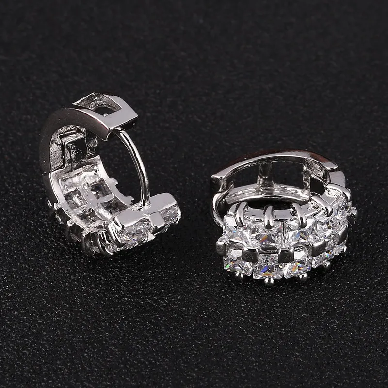Модные серьги кольца серебряного цвета прозрачные из циркония с кристаллами для