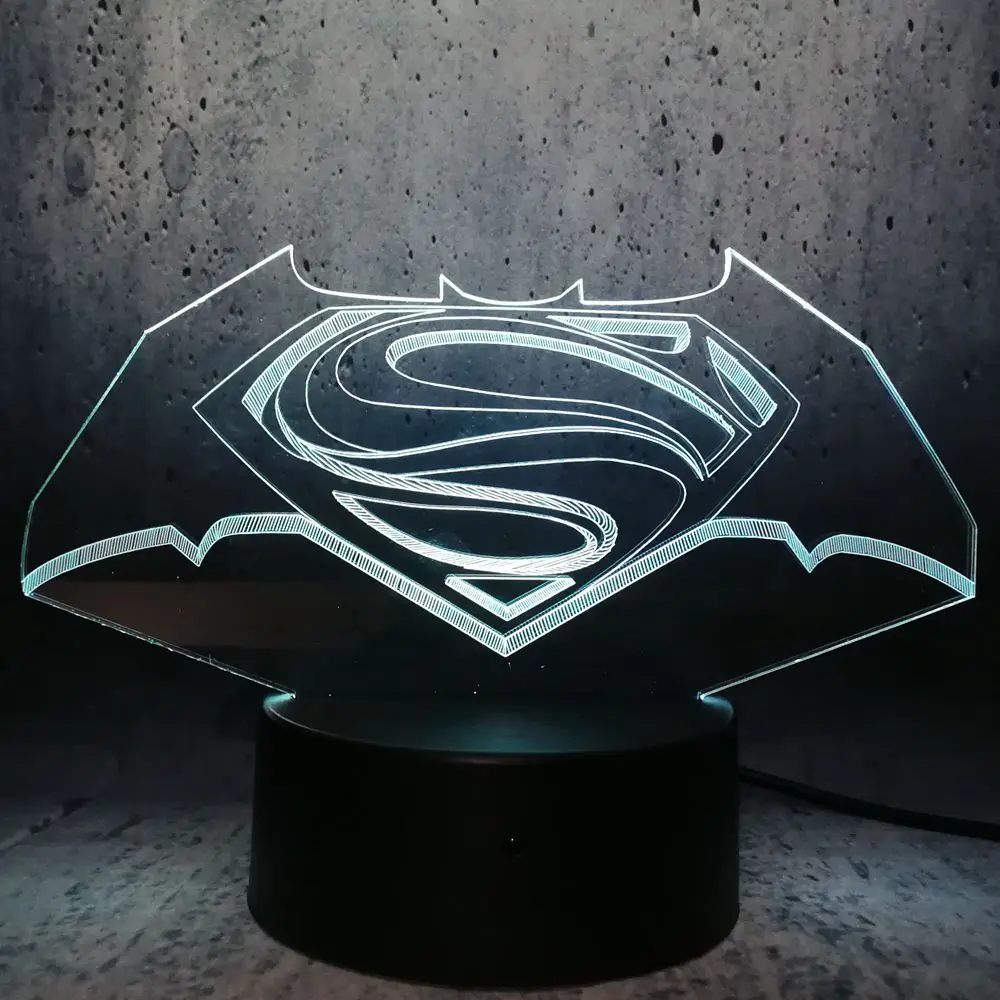 Символ DC Супермен и Бэтмен Светодиодная лампа в Бэтмене логотип Ночник