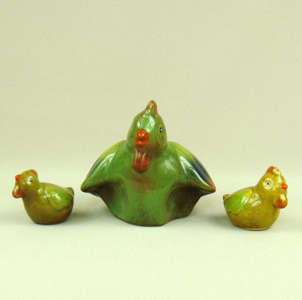 Фарфоровая курица и цыплята миниатюрная Керамика ручной работы фигурка птицы