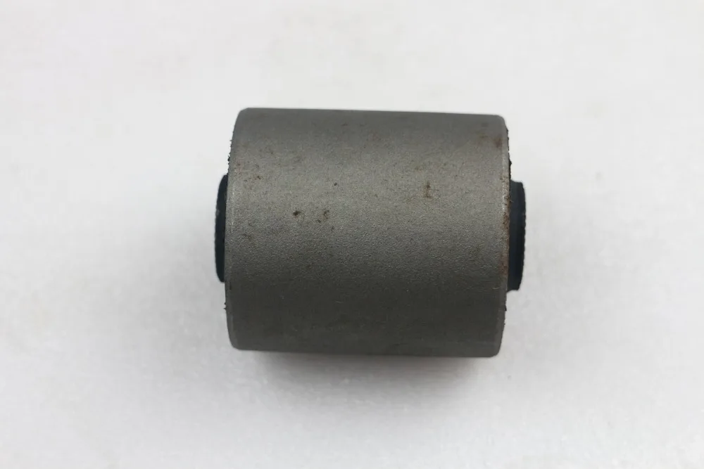 Втулка нижнего рычага втулка управления продольного для TOYOTA BZO SUSP LX80-CRESSIDA 48702-22370 |