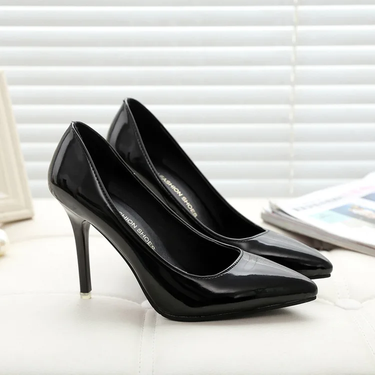 Весной 2016 Корейской версии новых красный свадебные туфли отметил на высоком