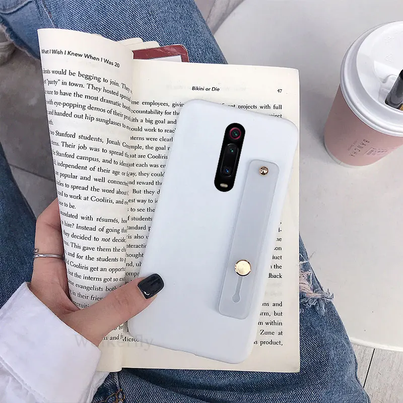 White Wrist Strap Hand Band silicone case for xiaomi redmi note 7 6 pro 5 7 7A 6a K20 pro mi 9 8 a2 lite se a1 5x 9t stand back cover - Color: White