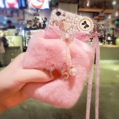 Шикарный чехол с кристаллами и пушистым кроличьим мехом зимний мягкий блестящий