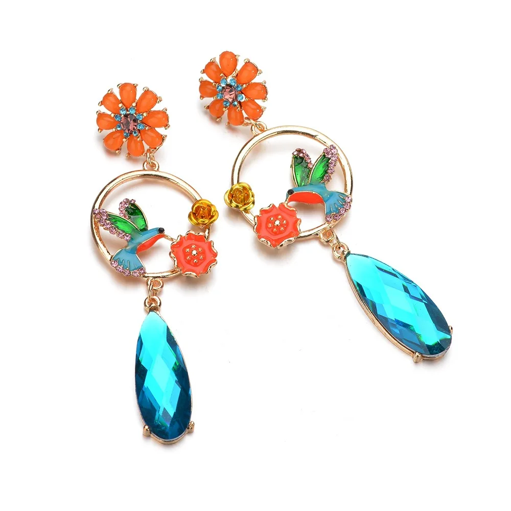 Женские серьги SexeMara золотистые в античном стиле с цветными стразами подарок для