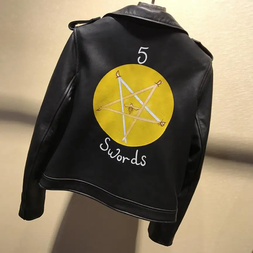 Элегантная Яркая кожаная куртка с мультяшным рисунком женская короткая из