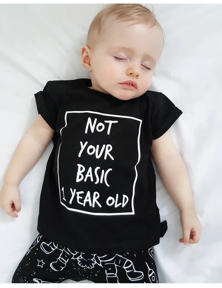Комплект одежды для новорожденных черная футболка с надписью NOT YOUR BASIC 1 года +