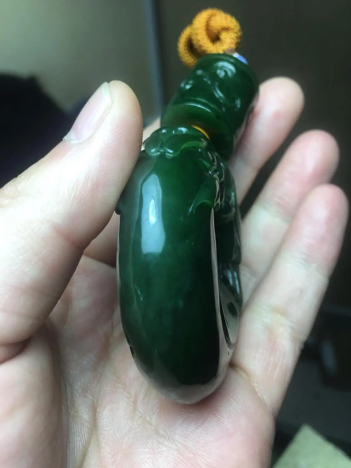 Натуральный Wada яшма шпинат зеленый кран палец ручная игра кусок кулон русский