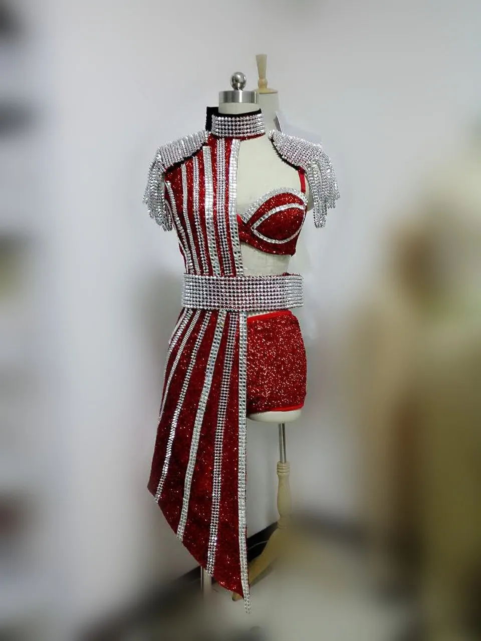 Пикантная длинная стильная куртка с блестками наряд кисточками и эполетами