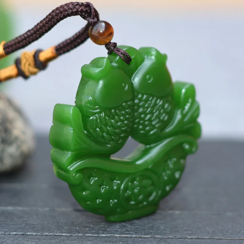 Ожерелье с зеленым кулоном высокой имитацией резной двусторонний амулет