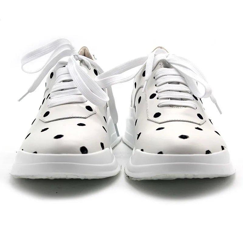 Кроссовки мужские из натуральной кожи дышащие на платформе в горошек белые