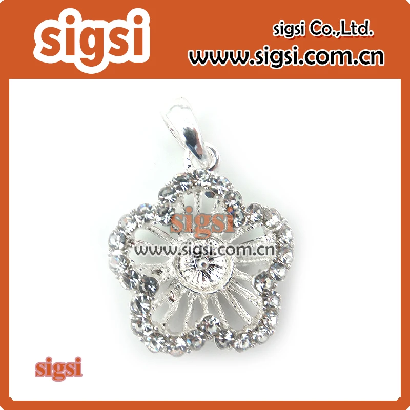 

delicate flower silvery rhinestone pendant for girl