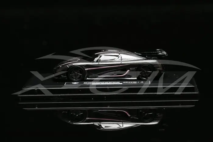 Полимерная модель автомобиля FrontiArt Koenigsegg One: 1 Avan style 1: 87(углеродное волокно+ розовый)+ маленький подарок