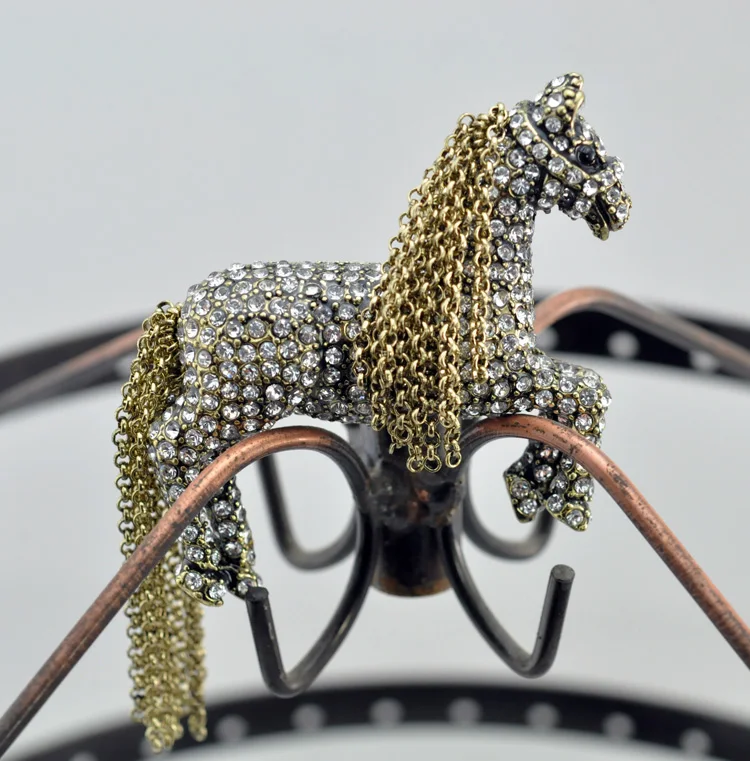 Брошь в виде лошади из камушков и бронзовых цепочек.|brooch pins vintage|brooch pinshorse brooch |