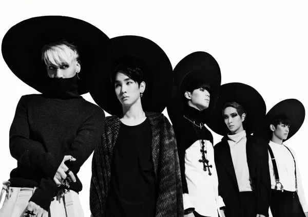 Белый постер высокого разрешения SHINee house и настенный постер в спальню певицы Ким Чен Хёна