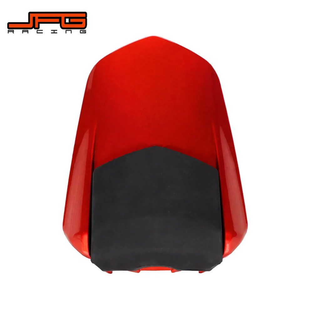 В байкерском стиле красного синего и белого цвета черный заднего сиденья