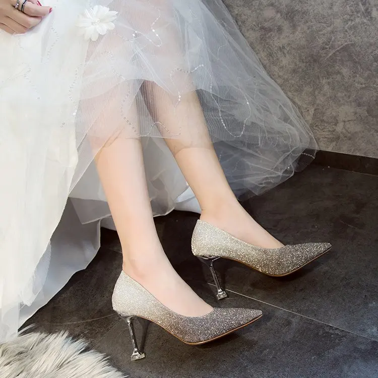 Новые весенние туфли на высоком каблуке с блестками и острым носком женские