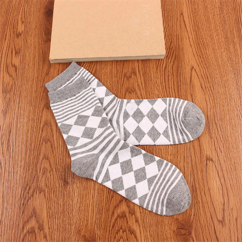 Мужские хлопковые носки стеганые модные короткие без пятки в полоску более