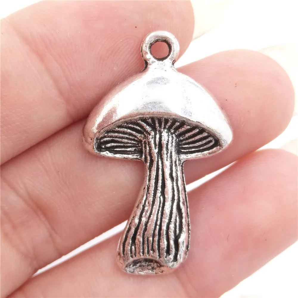 Оптом 30 цинковый сплав тибетского серебра покрытые грибами амулеты еда