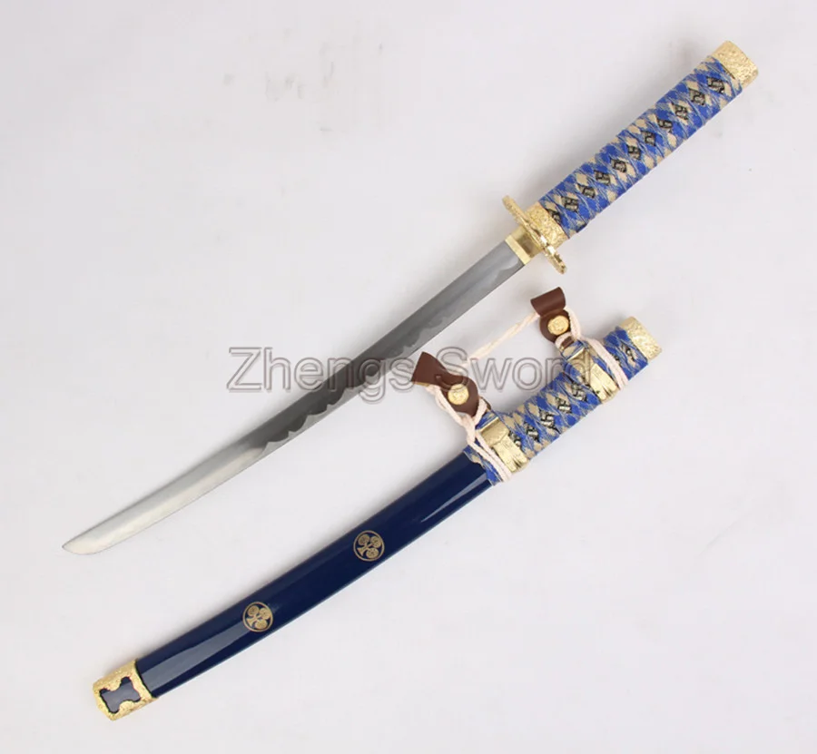 Самурайский меч комплект включает в себя katana Wakizashi Танто вместе с a 3 уровня стойка