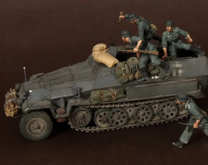 1/35 scale German panzer The soldier 4 people (excluding cars) miniatures WWII Resin Model Kit figure Free Shipping | Игрушки и хобби