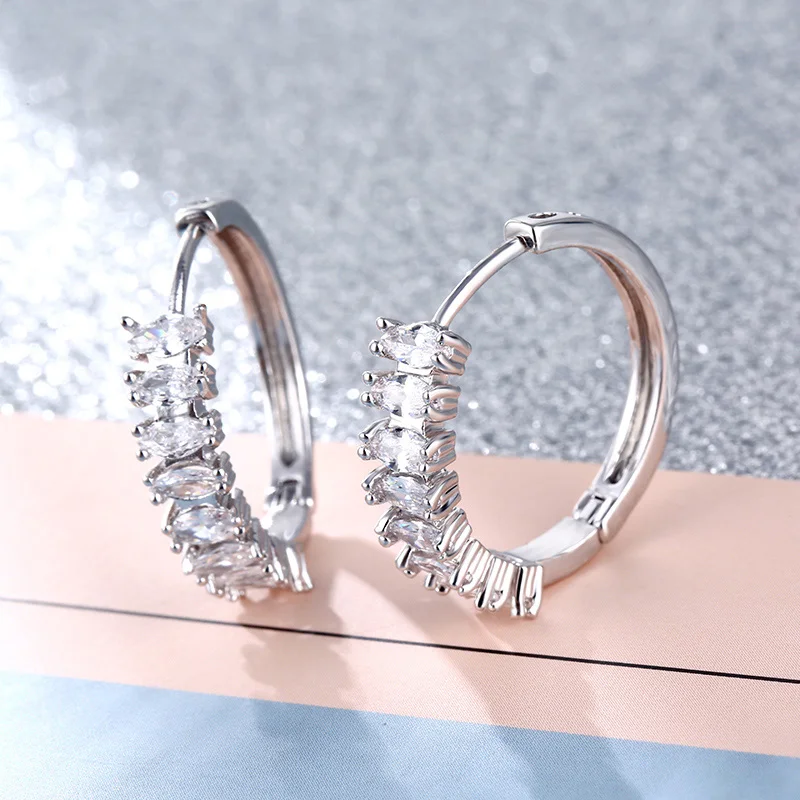 Женские серьги кольца с фианитами серебристого цвета|Серьги-кольца| |