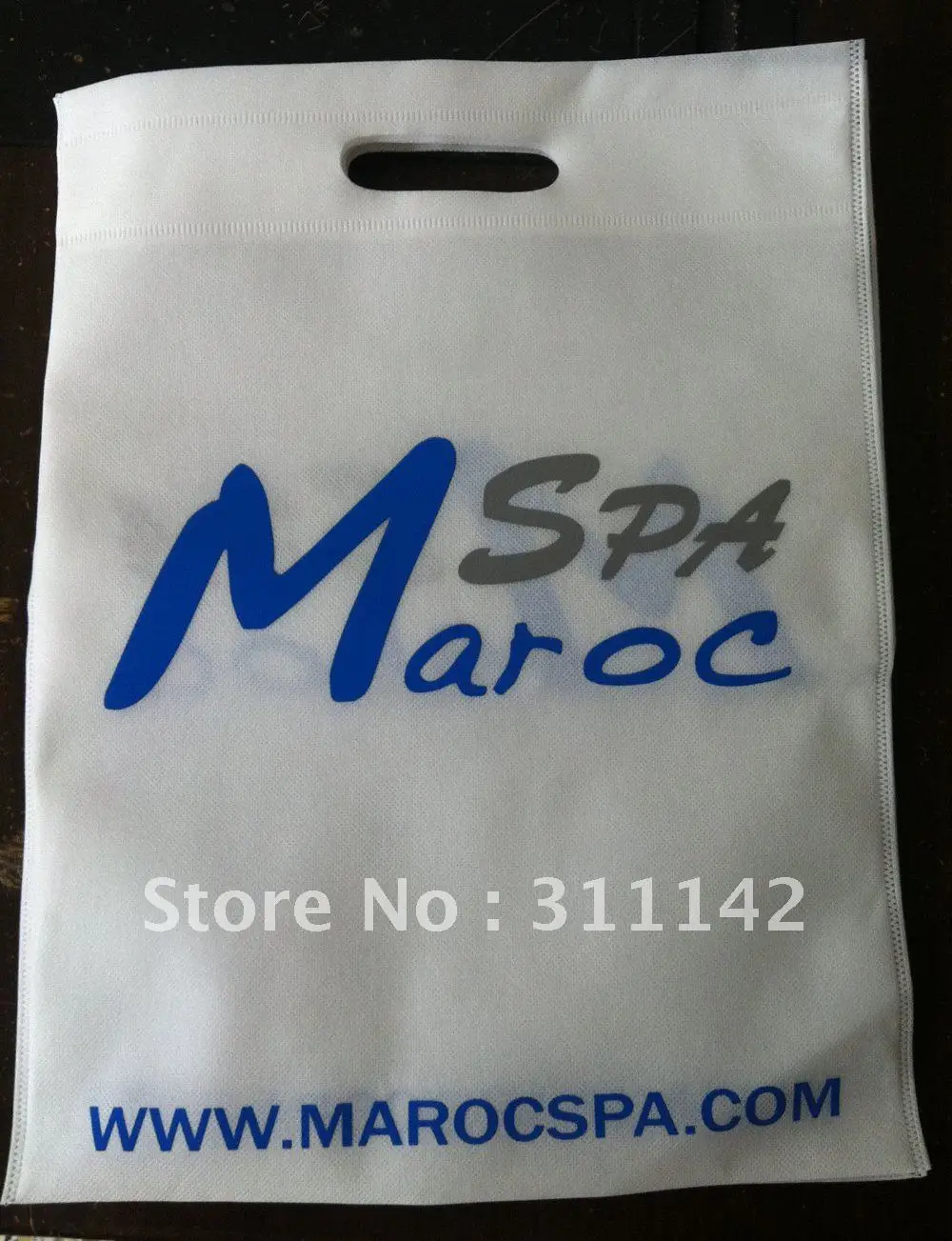 500pcs 29 W x 35 H cm  non woven bags Customized logo with free shipping by Fedex