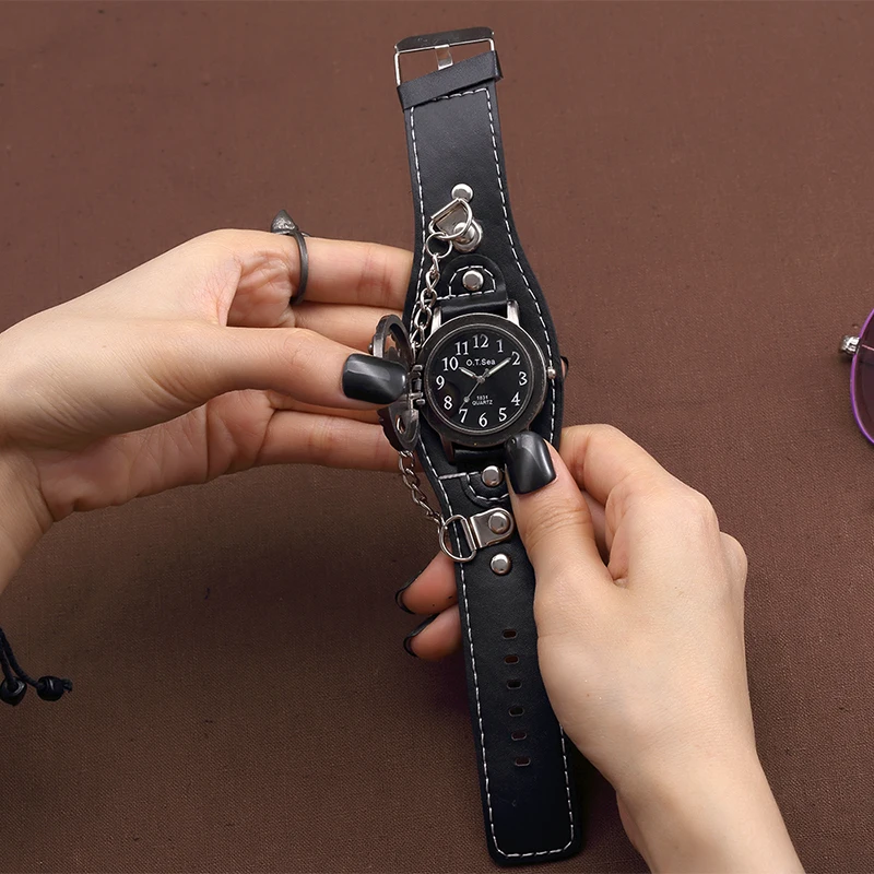 

Hot Sales O.T.SEA Brand Unique Pirate Skull Quartz Punk Watches Luxury Leather Sports Watch Relogio Masculino 1831-6