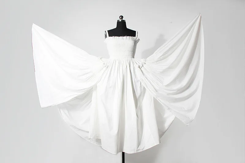 

Women's Full Dress 2019 Summer New French Retro White Black Sexy Halter Backless Pleated Collect Waist Show Thin Party Dresses