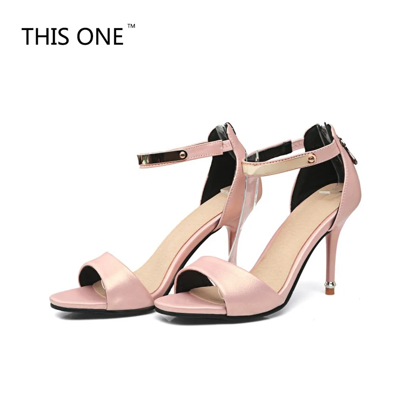 Новые модные женские глянцевые сандалии черного цвета пикантные вечерние туфли