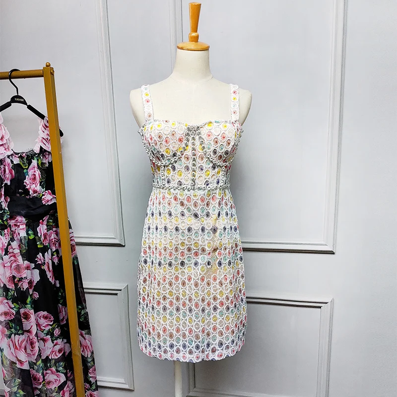 

New spring 2019 heavy set auger water soluble women feeling strapless dress with render that connect a flower to the dress