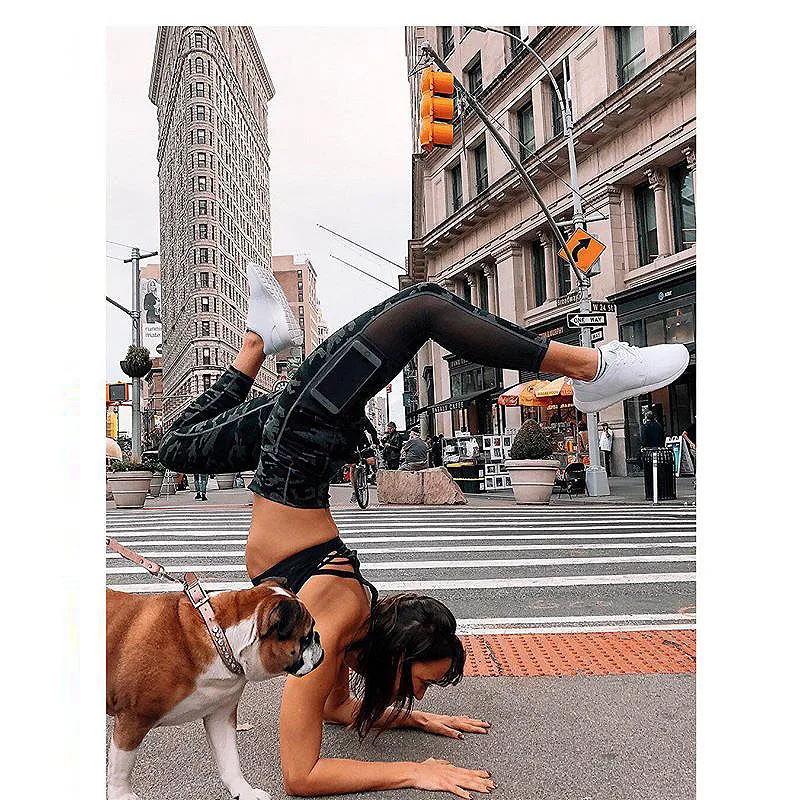 Камуфляжные сетчатые Лоскутные штаны для йоги женские тренировочные Леггинсы