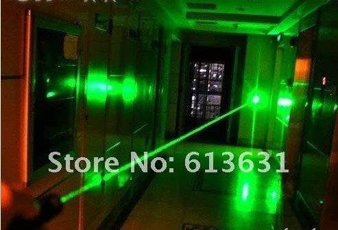 

The Latest Green Laser Pointer 600w 600000m 532nm High Power Focusable Can Burn Match,Burn Cigarettes,Pop Balloon,Lazer